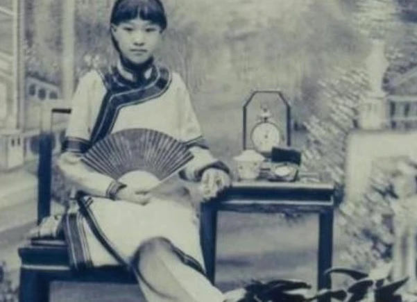 Bất ngờ dung mạo của hoàng đế, phi tần nhà Thanh qua loạt ảnh hiếm