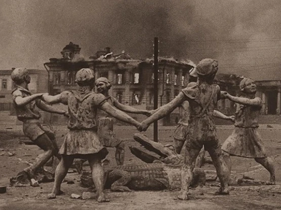 Loạt ảnh kinh điển nhất lịch sử khiến người xem “lạnh sống lưng"