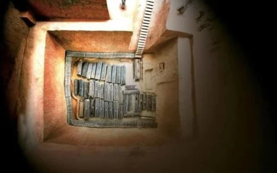 Khai quật mộ cổ, lộ bí mật 46 bộ hài cốt nữ “trần như nhộng” 