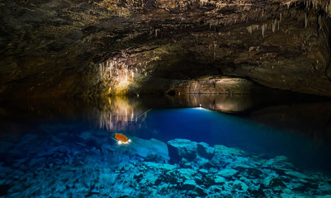 Sự thật gây kinh ngạc về hồ nước dưới lòng đất lớn nhất thế giới