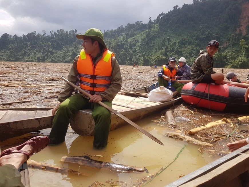Sạt lở tại Trà Leng: Mở rộng phạm vi tìm nạn nhân còn lại