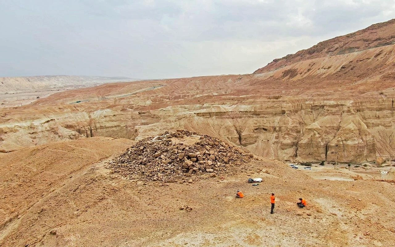 Phát hiện cấu trúc kim tự tháp 2.200 tuổi, chuyên gia giật mình