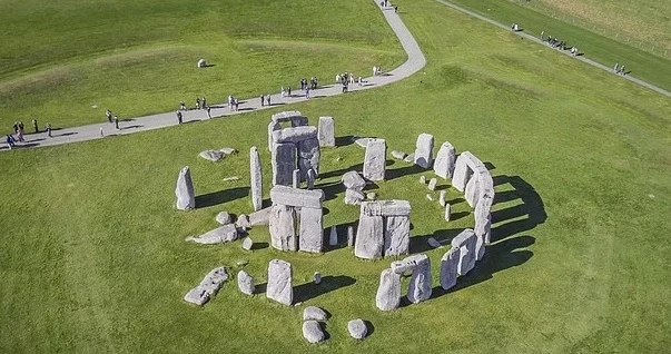 Cực choáng lời giải bí ẩn ngàn năm ở bãi đá cổ Stonehenge
