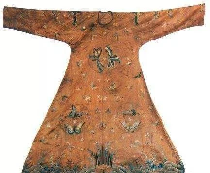 Mở mộ cổ, sửng sốt phát hiện thi hài vẹn nguyên như... còn sống