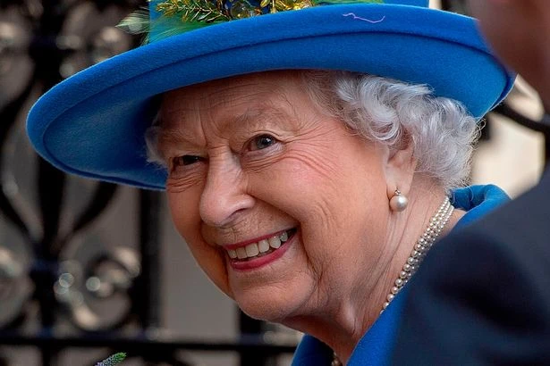 Nóng: Nhà ngoại cảm tiên tri chính xác Nữ hoàng Elizabeth II băng hà