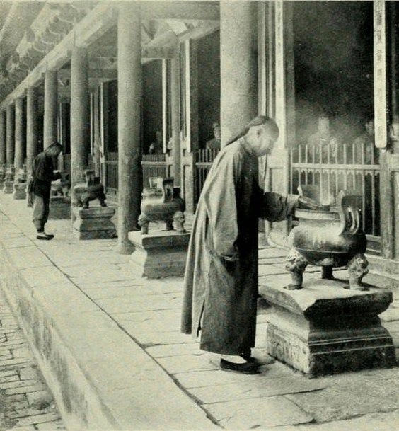 Cuộc sống thực triều đại nhà Thanh: Quan viên giàu sang, bách tính cực khổ 