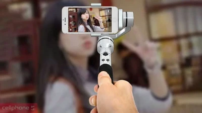  5 gậy tự sướng được săn lùng, có hợp với chị em đi biển? 