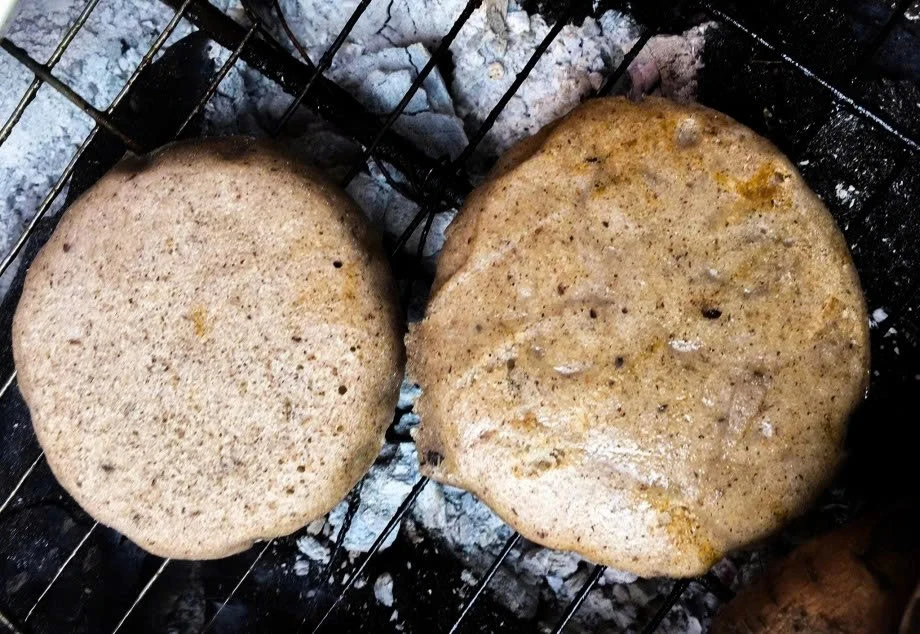 Loại bánh đặc sản Tuyên Quang, nặng gần nửa cân, thơm bùi níu chân du khách