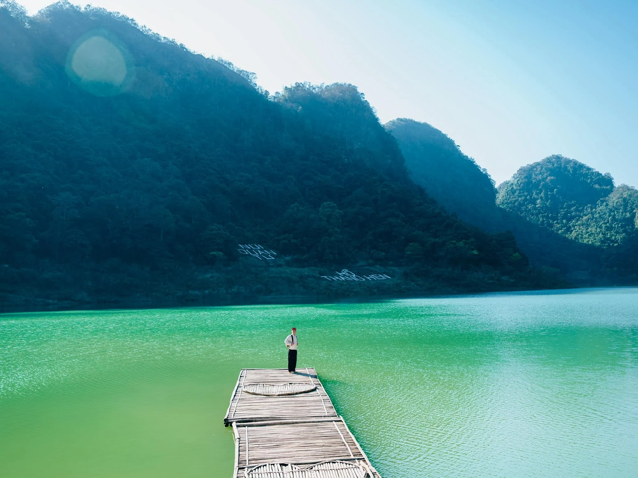 Cao Bằng vào mùa đẹp nhất năm, thác Bản Giốc xanh ngọc níu chân du khách