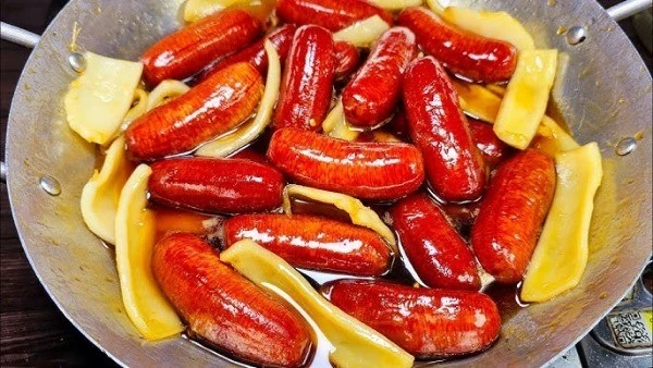 Tưởng xúc xích chiên, hóa ra đặc sản trứ danh xứ sông nước