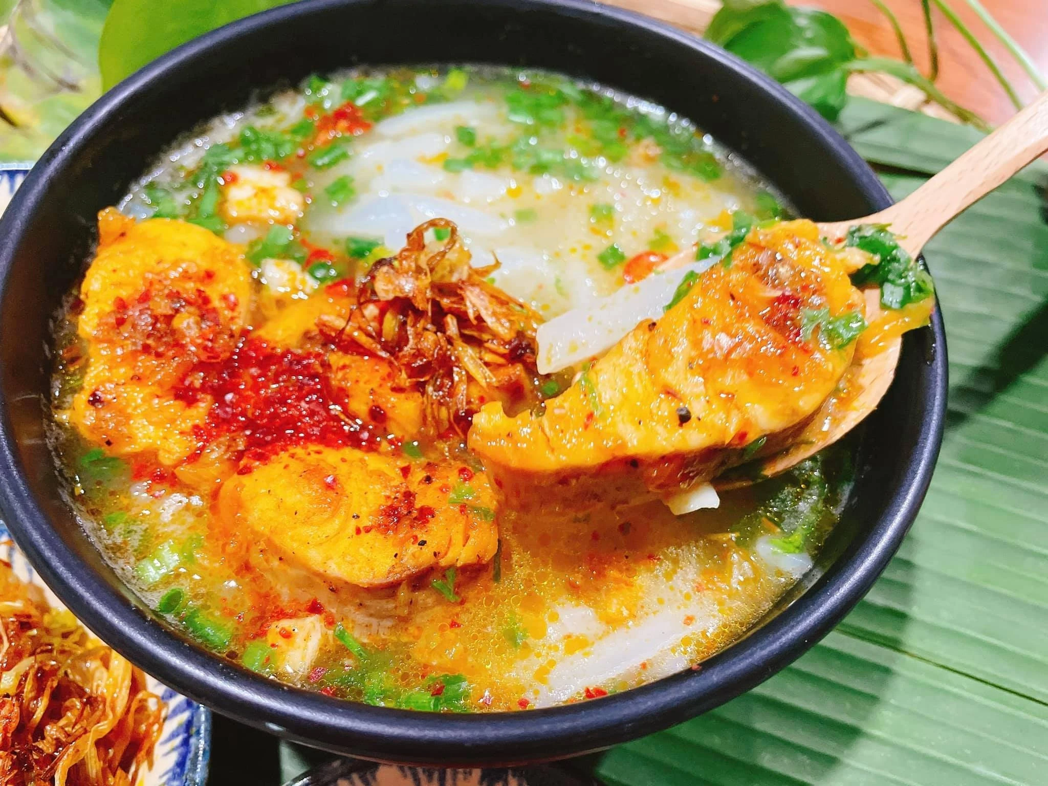 Món cháo kỳ lạ ở Quảng Trị sợi như vạt giường, ăn cay xé lưỡi mà vẫn mê