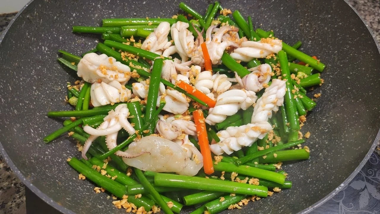 Loại rau tưởng bỏ đi lại chứa cả kho vitamin C, tốt cho sức khỏe