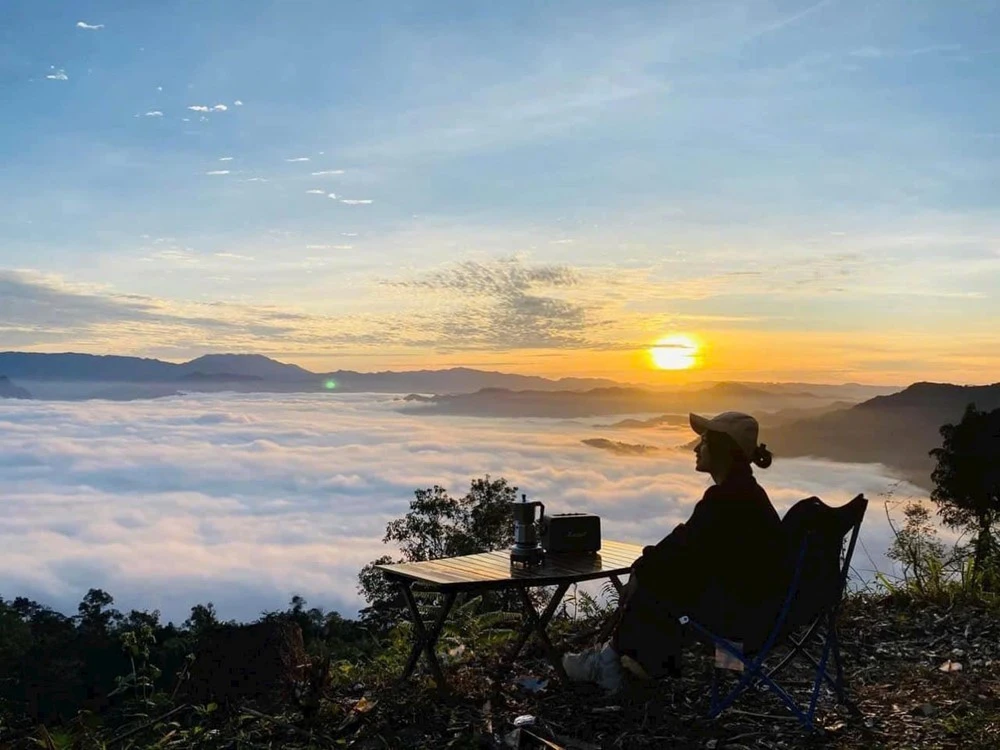 Đồn Đèn điểm chạm mây mới của Thái Nguyên khiến du khách mê mẩn