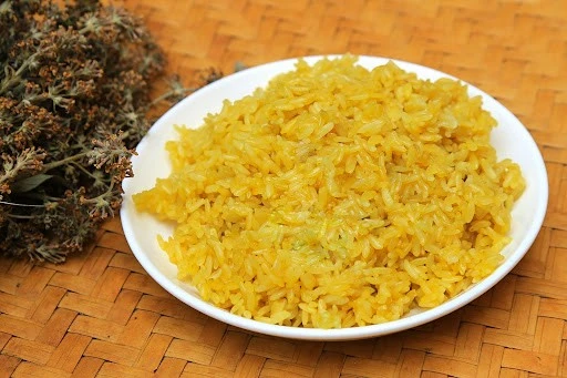 Món xôi vàng rực, dẻo thơm khiến du khách mê mẩn ở Tây Bắc