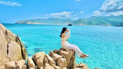 Vivu du lịch Cam Ranh, chọn tour hay tự túc hợp lý?
