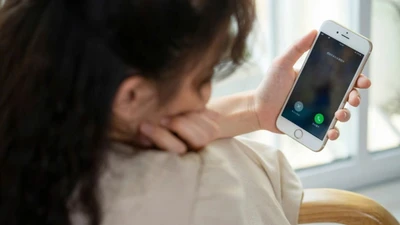 Bỏ vợ vì không sinh con trai, 4 năm sau anh khóc nức nở xin tha thứ