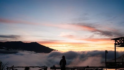 Tà Xùa mùa hè hút khách săn mây, tránh nóng giữa thiên nhiên đại ngàn