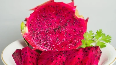 Cách làm giấm thanh long đỏ giúp đẹp da, ngừa táo bón
