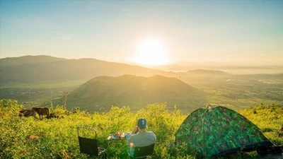 Trekking đỉnh Chư Nâm, tận hưởng cảnh sắc Tây Gia Lai tuyệt đẹp