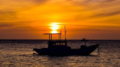 Đảo Phú Quý hút khách trẻ với vẻ đẹp như bước ra từ phim