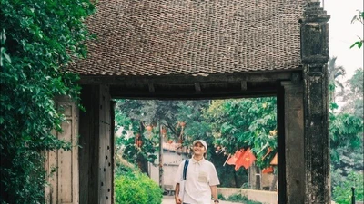 Về làng cổ Đường Lâm ngắm nhà cổ, thưởng vị quê xưa 