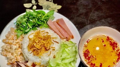 Về Huế thưởng thức cơm "Âm phủ" đầy ma mị