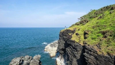 Đến Ghềnh Đá Bàn Than camping đón bình minh