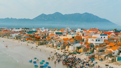 Làng chài Ninh Thủy có gì khiến du khách mê mẩn?