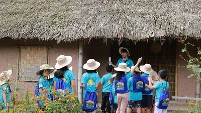 Trại hè Làng Háo Hức phí gần 10 triệu, dịch vụ thế nào?