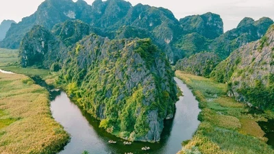 Đầm Vân Long "vịnh không sóng" bình yên giữa lòng Ninh Bình
