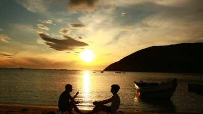 Bãi Thùng hoang sơ vẫy gọi du khách mê cắm trại ven biển