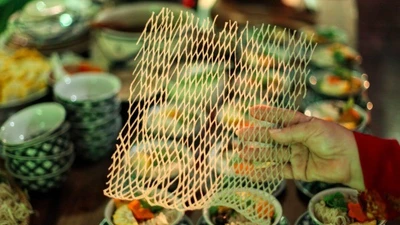 Lạ miệng với món phở sắn Quế Sơn sợi đan như lưới cá