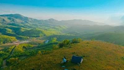 Săn mây, ngắm núi rừng Tây Nguyên từ đỉnh Ma Thiên huyền ảo