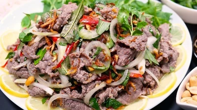 Phở trộn, nộm, bò tái chanh lọt top món trộn ngon thế giới