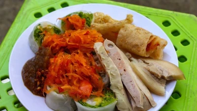 Mê mẩn bánh cuốn tôm chua đậm đà hương vị xứ Huế