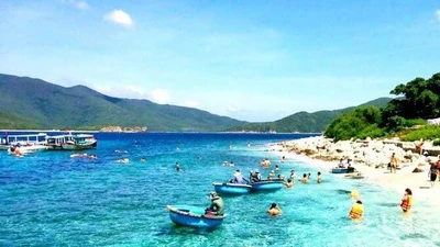 Đi tour 4 đảo Nha Trang chọn Vietravel hay Saigontourist?