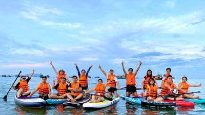 SUP lên ngôi mùa du lịch, chuyên gia cảnh báo nguy cơ mất an toàn