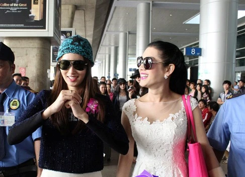 Mỹ nhân chuyển giới đẹp nhất Thái Lan tới Việt Nam