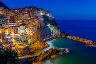 Khám phá vẻ đẹp mê hoặc của Cinque Terre bên bờ biển Liguria