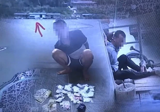 Phá đường dây mua bán ma túy bằng ca nô ở giữa sông Hồng