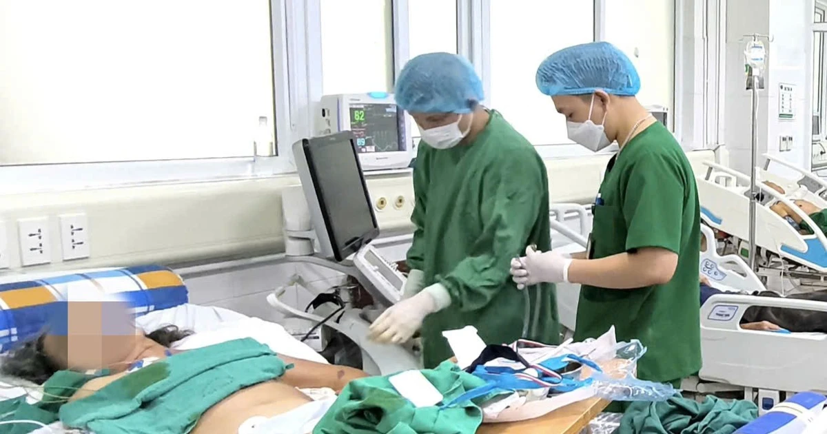 Tiêm giảm đau vùng cổ, cụ bà 71 tuổi nguy kịch vì sốc độc tố tụ cầu vàng