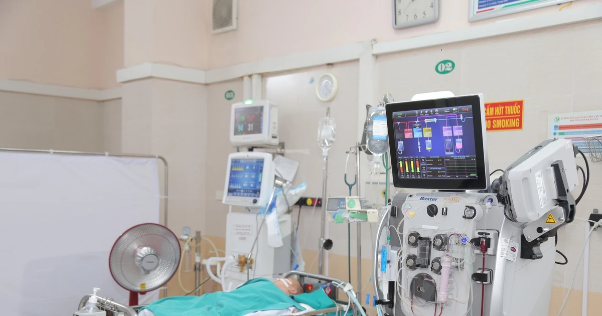 13 ngày lọc máu liên tục cứu bé 5 tháng tuổi sốc nhiễm khuẩn vì nôn, đi ngoài