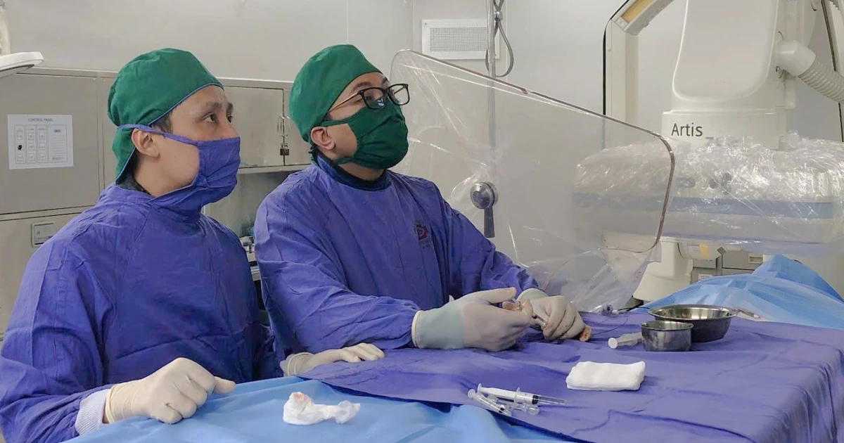 Rong kinh kéo dài người phụ nữ 30 tuổi bị thông động tĩnh mạch hiếm gặp