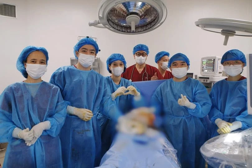 Thai nhi 18 tuần bị xẹp phổi, chèn ép tim được cứu nhờ dẫn lưu màng phổi