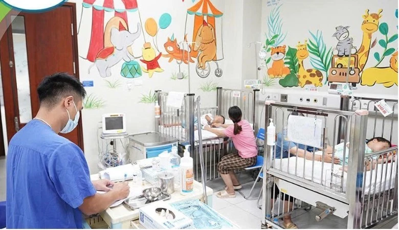 3 trẻ bị ong đốt, 1 trẻ tử vong trước khi đến viện