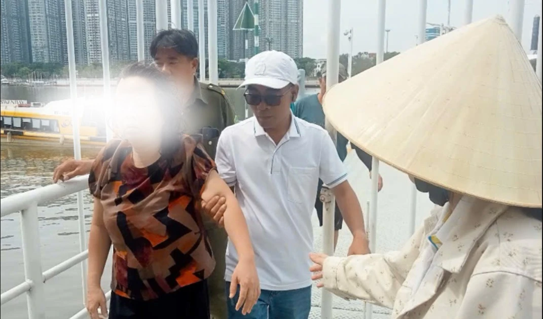 View - Hai người hùng thầm lặng cứu sống người phụ nữ nhảy cầu Sài Gòn | Báo Tri thức và Cuộc sống - TIN TỨC PHỔ BIẾN KIẾN THỨC 24H