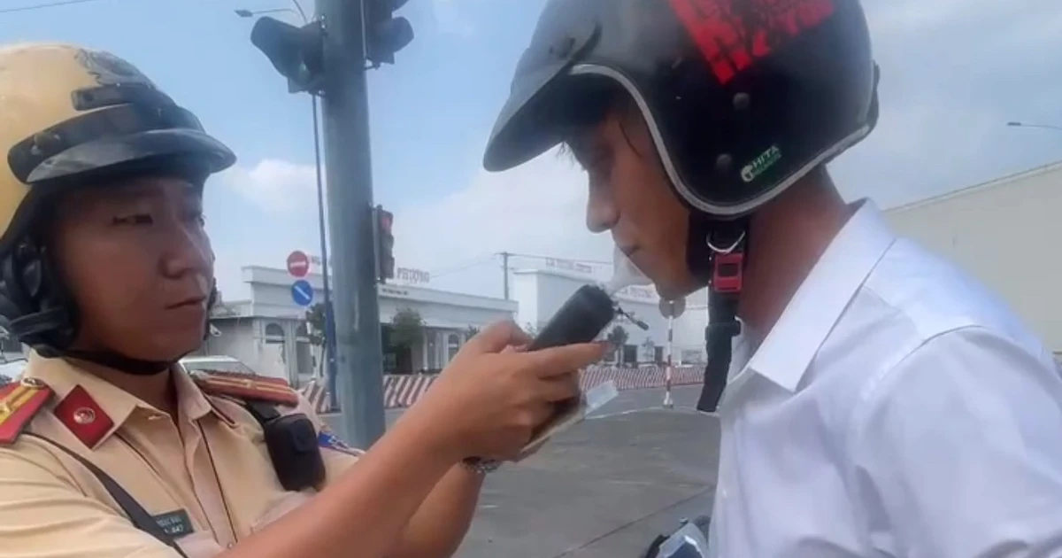 Gallery - Xem thường an toàn giao thông ngày đầu năm, hàng chục 'ma men' bị tạm giữ xe | Báo Tri thức và Cuộc sống - TIN TỨC PHỔ BIẾN KIẾN THỨC 24H