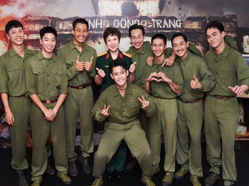 View - Dàn diễn viên phim lên tiếng về việc Mưa đỏ được chọn tranh giải Oscar 2026 | Báo Tri thức và Cuộc sống - TIN TỨC PHỔ BIẾN KIẾN THỨC 24H