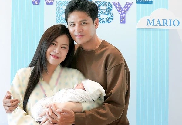 Vũ Ngọc Ánh 'Tiếng sét trong mưa' khoe con trai mới chào đời