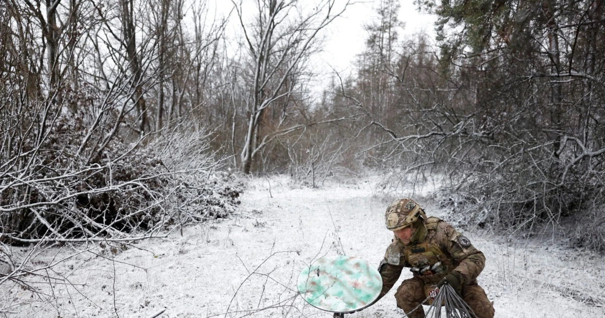 View - Thời tiết lạnh khiến Internet Starlink của Ukraine lộ “gót chân Achilles” | Báo Tri thức và Cuộc sống - TIN TỨC PHỔ BIẾN KIẾN THỨC 24H